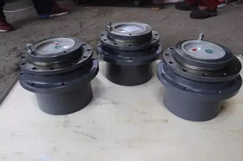 主減速器的拆裝方法是？